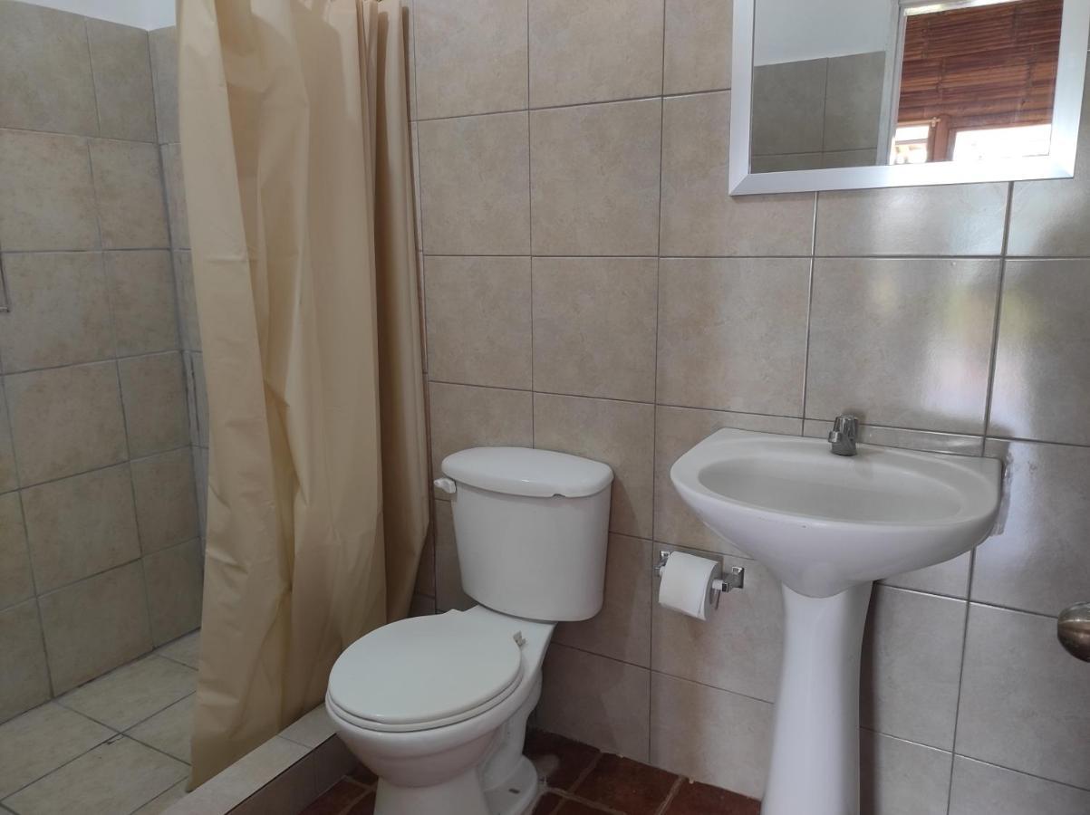 Caramba Hospedaje Hotel Tonsupa Kültér fotó